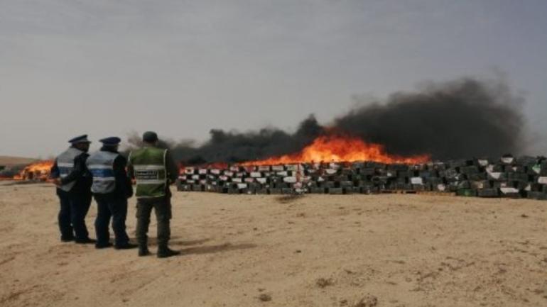 بالداخلة..إتلاف كميات مهمة من المخدرات والمواد المحظورة بقيمة 186 مليون درهم