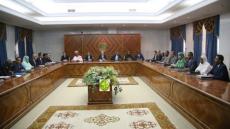 موريتانيا…استقالة حكومة الوزير الأول إسماعيل ولد الشيخ سيديا