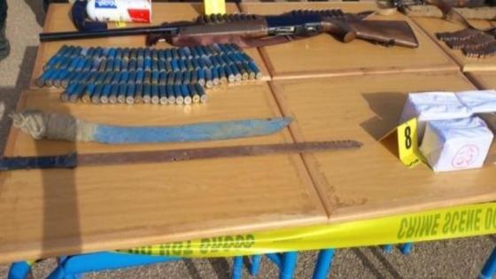 بوليس العيون: احتجاز شخصين واحتجاز 493 كيلو ديال الحشيش وكاط كاط وسلاح وقرطاس