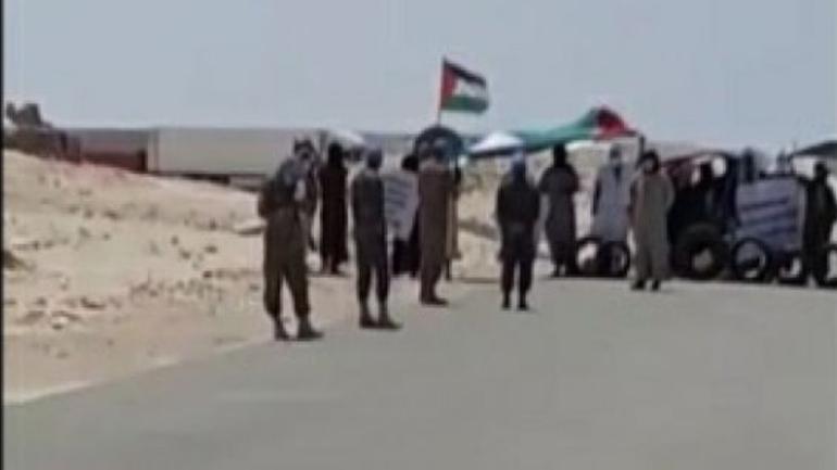 محسوبين على البوليساريو سدو هاذ صباح معبر الكركرات ..