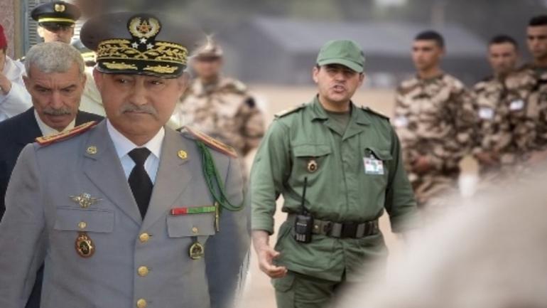 الجنرال دوكوردارمي عبد الفتاح الوراق مشا للجدار الأمني بالمنطقة الجنوبية