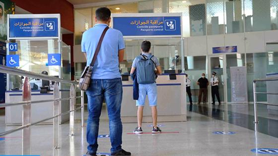 “وزارة الإدارة” تحسم الجدل بشأن مطالبة الموظفين بشهادة مغادرة التراب الوطني