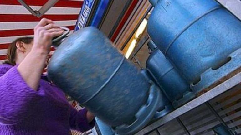 ملاك الدكاكين يهددون بعدم بيع “البوطا غاز” للمواطنين