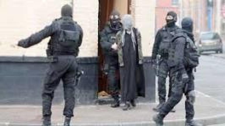 فرقة “البسيج”تلقي القبض على شخص مشتبه بإنتمائه “لداعش” بالحي الحسني