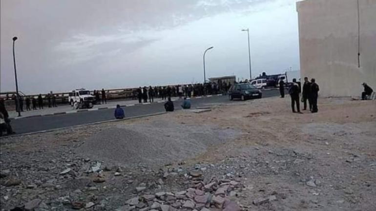 إستنفار بميناء الداخلة إثر محاولة بحارة خرق الحجر الخاضعين له