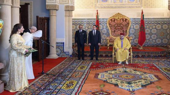 جلالة الملك يعين عددا من السفراء الجدد